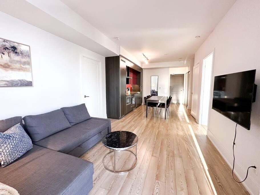 Elegant Suites - City Views, Lake View, Free Parking Τορόντο Εξωτερικό φωτογραφία